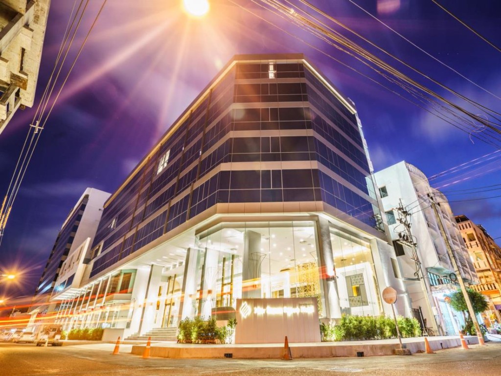 1194857_16042611550041804931